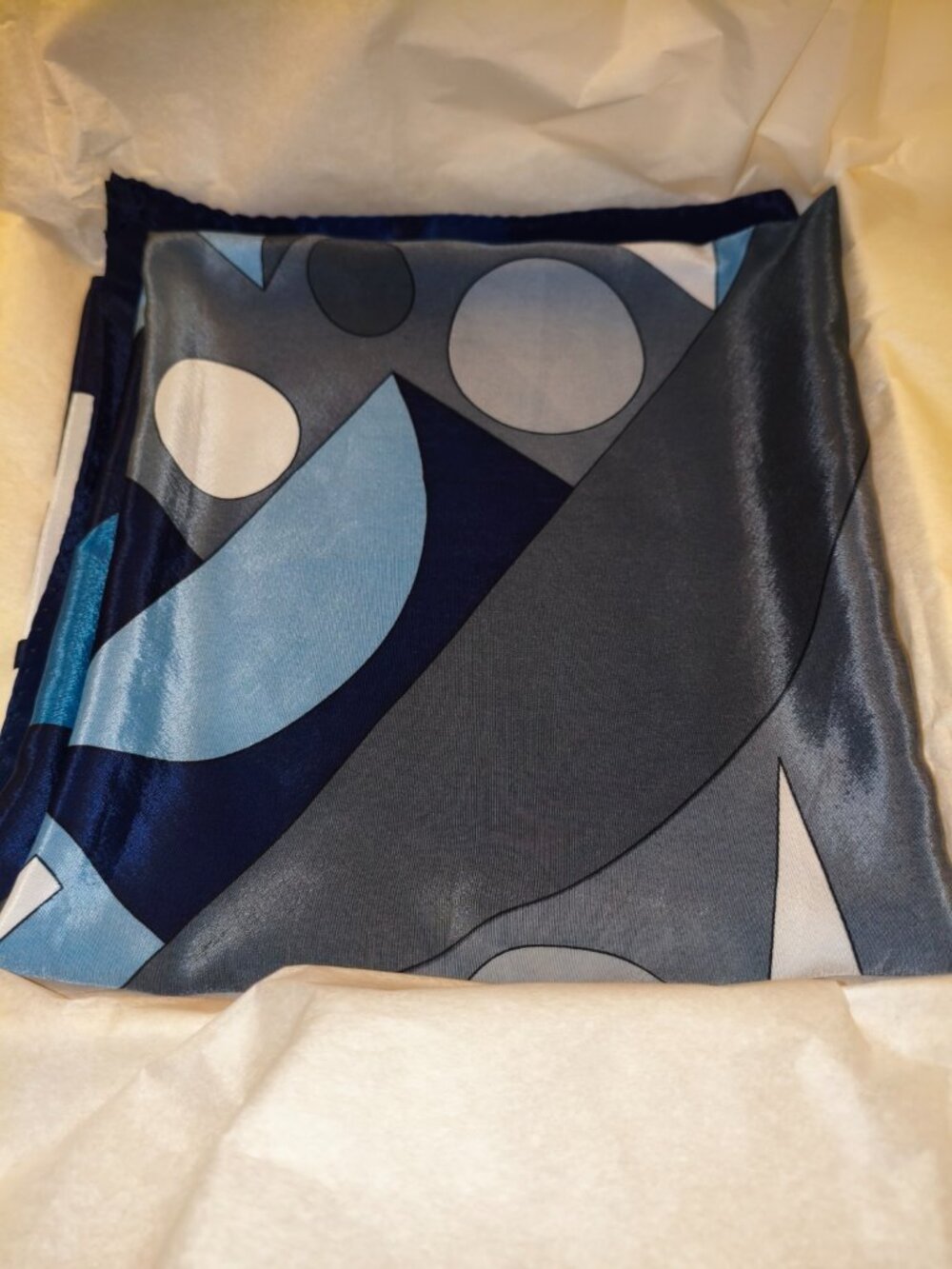 AUTHENTICATED 🤍 FENDI 100% Silk Cubist Scarf 35" x 33.5" w/box | COA - Picture 9 of 9